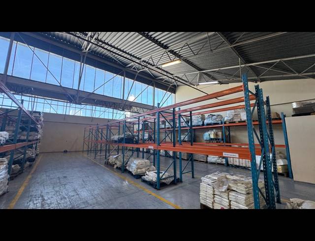 2,600M² WAREHOUSE FOR SALE IN WYNBERG